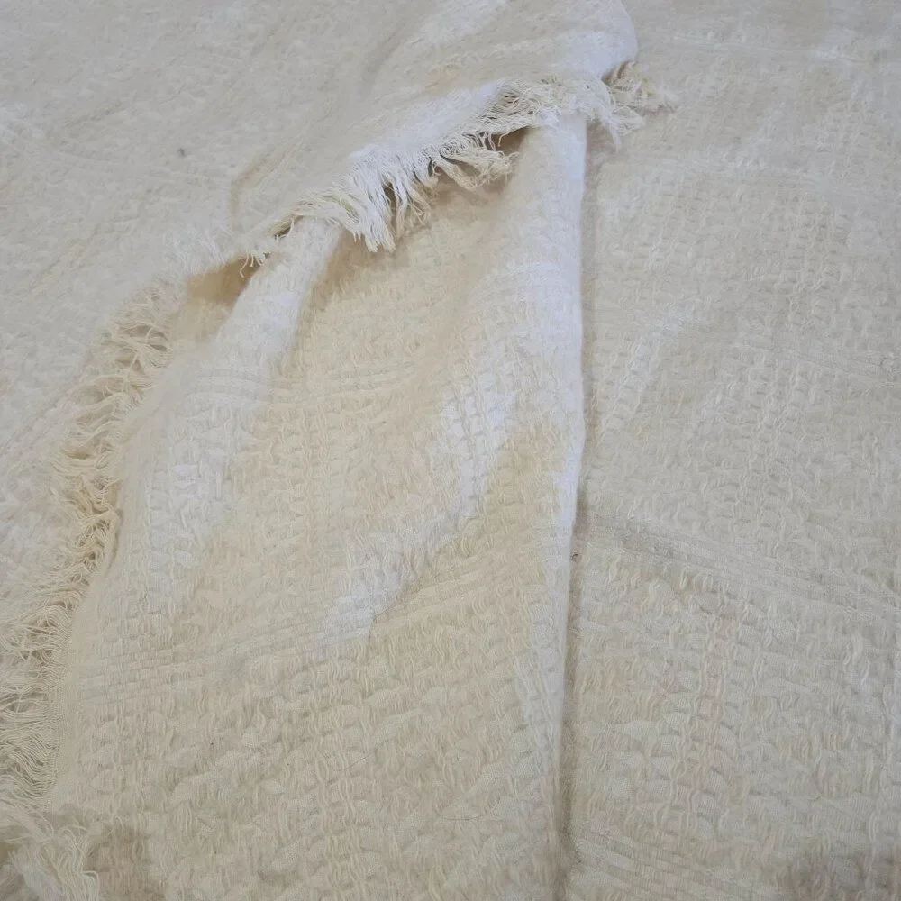 Vintage Wool Cream Textured Bedspread Blanket Fringe Queen 90
